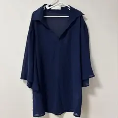 ネイビー シアーシャツ　Mサイズ　フレア袖　シャツ　ブラウス　Ｖネック