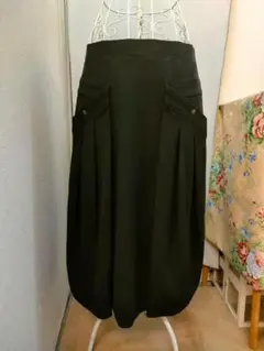 トランク　ブラック　スカート