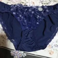 Item thumbnail for item 836cb5d0-b2e2-409b-adb4-6ff3c0e2c82b