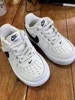 NIKE FORCE 1 キッズシューズ 14センチ　新品　ナイキ