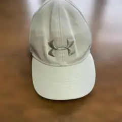 アンダーアーマー　キャップ　白色