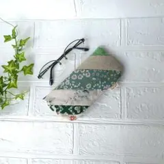 Handmade✡　パッチワーク　メガネケース（グリーン系）✧
