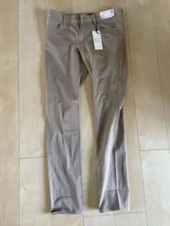 新品 UNIQLO ストレートスキニーフィット テパードカラージーンズ30 76