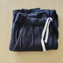 ユニクロ　柔らかなブラックパンツ　メンズ