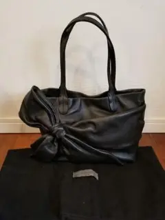 VALENTINO GARAVANI ハンドバッグ 本革
になります
