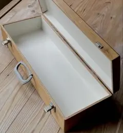 古い持ち手つき木製トランク　木箱　道具入れ　レトロ　古道具