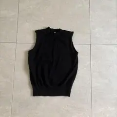 ブラックノースリーブトップス