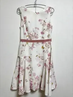 美品　アベニールエトワール　日本製　花柄ワンピース