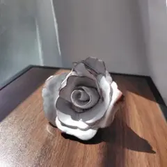 ヴァレリー　カサド　赤土　バラ　オブジェ