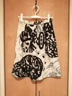 49AV.junko shimadaジュンコシマダ白黒抽象模様フレアスカート38