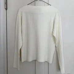 ♪ 新品タグ付き セシルマクビー ニットトップス 白 Mサイズ ♪
