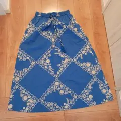 TITICACA 花柄ロングスカート 青