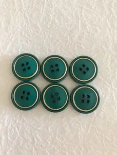 まとめ買いokきら✨緑色の4穴ボタン 6個セット