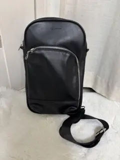 新品未使用⭐︎TAKEO KIKUCHI⭐︎タケオキクチワンショルダーボディバッグ