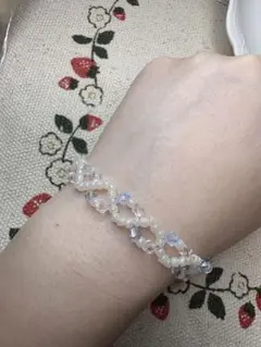 透明ビーズ編み込みブレスレット