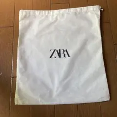 ZARA ロゴ入り ホワイト巾着袋