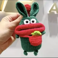 キーカバー　緑のウサギ　にんじんバッグ