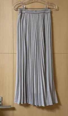 【UNIQLO】ライトグレー プリーツスカート Sサイズ