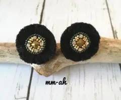 再販♡5　ラウンドフリンジ刺繍ピアス#black