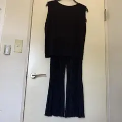 黒 プリーツ フレアパンツセットアップ