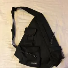 DUOCYUAN ブラック メッセンジャーバッグ