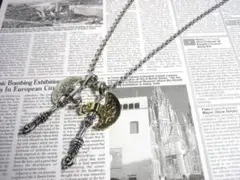シルバーu0026ゴールドダブルアクスネックレス