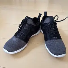 値下げ　Reebok リーボック スニーカー グレー × ブラック 24㎝