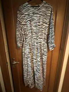 【美品】ジャーナルスタンダード　ゼブラ柄 長袖ロングワンピース