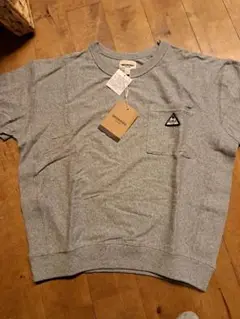 新品グレー ポケット付き ショートスリーブ Tシャツ