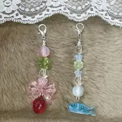 ハンドメイドキーホルダー いちご 海