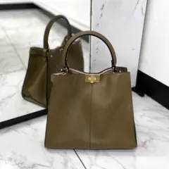 美品 FENDI フェンディ ピーカブー エックスライト ミディアム カーキ
