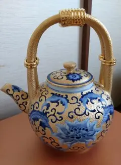 Item thumbnail for item 9a65035d-e8f5-4ee8-a4ff-0c9d4c933191