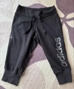adidas ブラック ジョガーパンツ