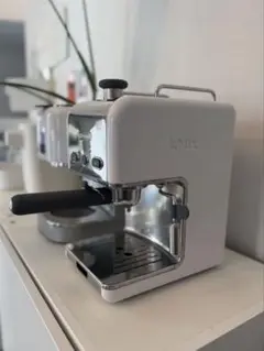 Item thumbnail for item e64ee294-7aa7-4da3-bdee-6609bda456eb