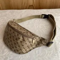 ☆GHERARDINI☆ ウエストポーチ ボディバッグ ベージュ 軽量 極美品