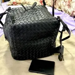 【歳末値下】ボッテガヴェネタ イントレチャート キューブ型バック