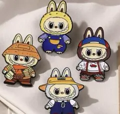ラブブピンバッジ4個セット