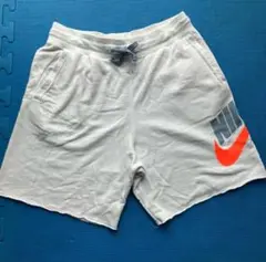 Nike ホワイト ショートパンツ Mサイズ