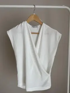 ZARA ホワイト ノースリーブ シャツ M