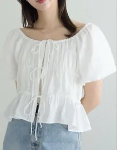 discoat 【umm.】前リボンオフショルブラウス　ホワイト　完売