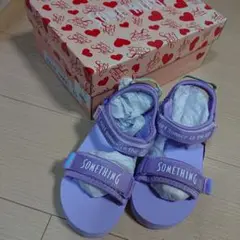 新品 サムシング SOMETHING パープル サンダル サイズ21センチ