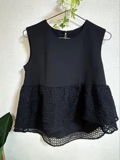 【値下中】ブラックノースリーブトップス レース付き
