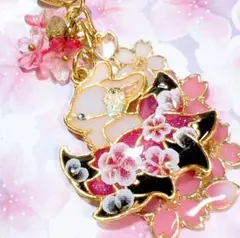 九尾の振り向き狐　ピンク　キーホルダー