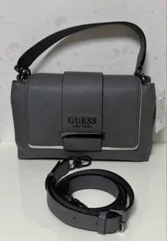 GUESS バッグ ダークグレー ミディアムサイズ