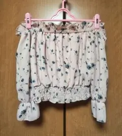 アンミール　オフショルダー　花柄トップス