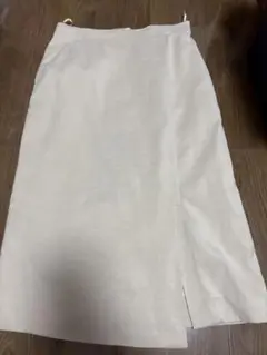 ホワイト スリット入り タイトスカート