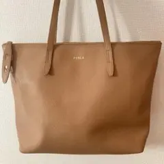 ⭐︎美品⭐︎ FURLA A4サイズトートバッグ ブラウン