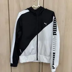 （お値下げしました）美品✨Puma フード付きウィンドブレーカーMサイズ