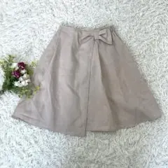 〝クチュールブローチ〟美品　ベージュ　膝丈スカート　フレア　38