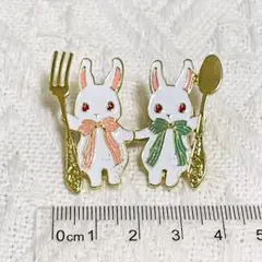 【新品未使用】うさぎ ブローチ ピンバッジ ピンバッチ ピンズ 2点セット